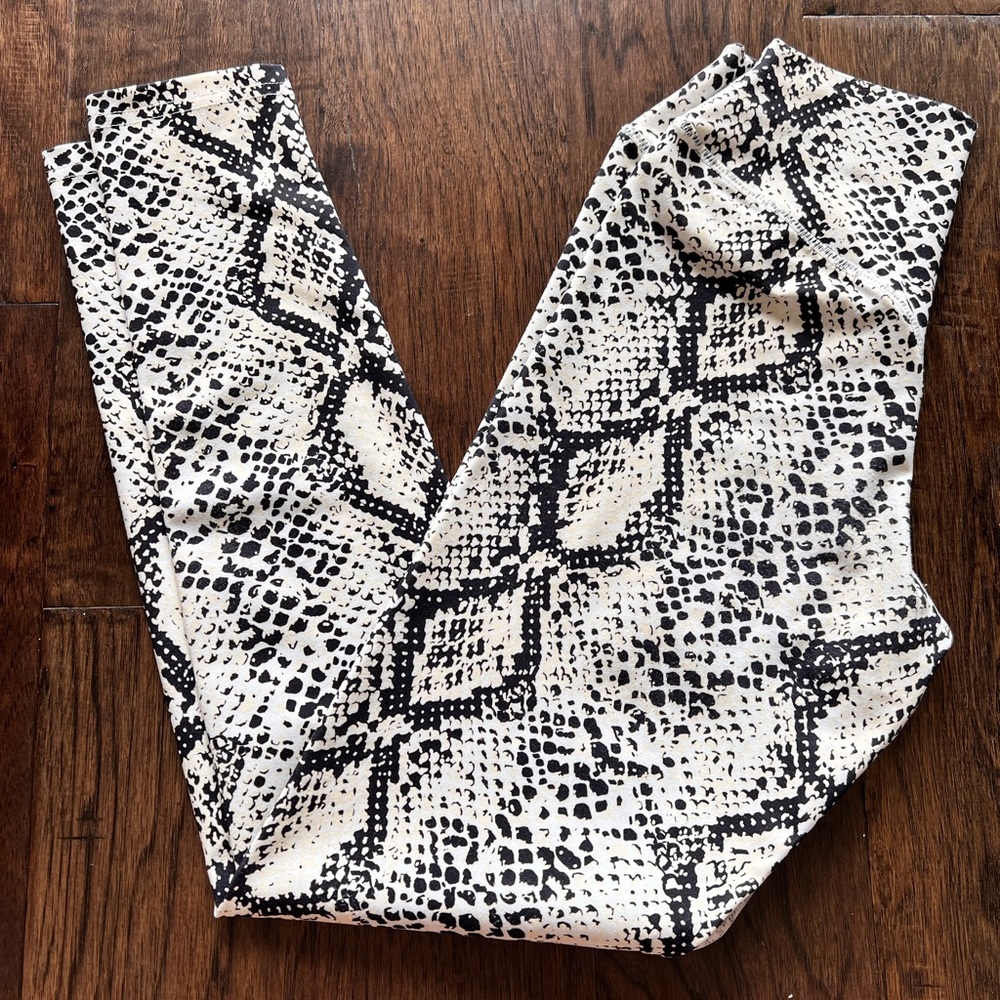 Balance Athletica Ascend Leggings Python